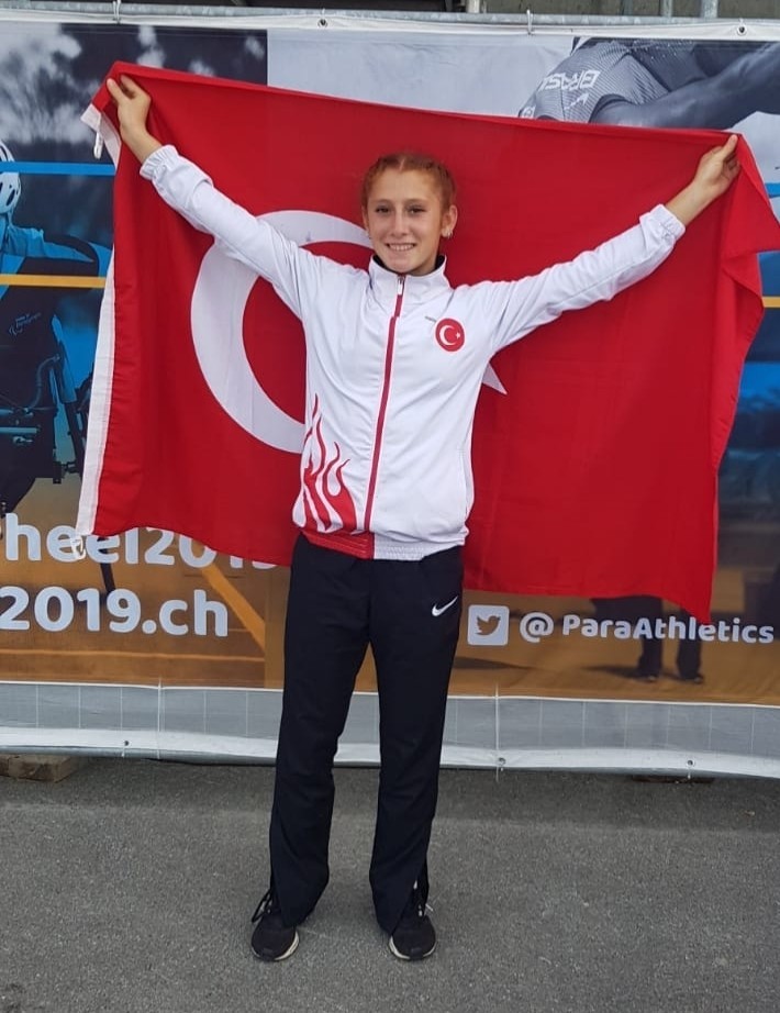 Burhaniyeli Muhsine 400 metrede dünya şampiyonu 