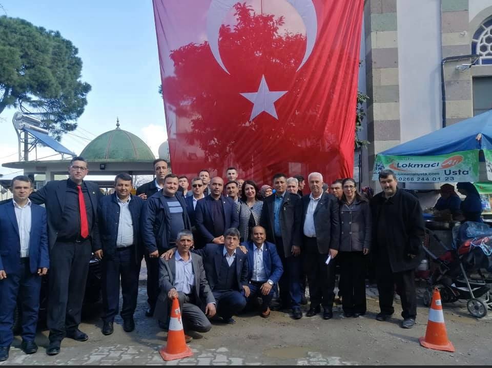 Burhaniyeli muhtarlar şehitler için lokma hayrı düzenledi 