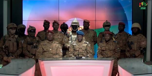 Burkina Faso'da darbeci yarbay resmen cumhurbaşkanı oldu
