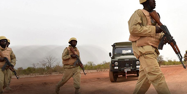 Ülkede ordu iktidara el koydu!