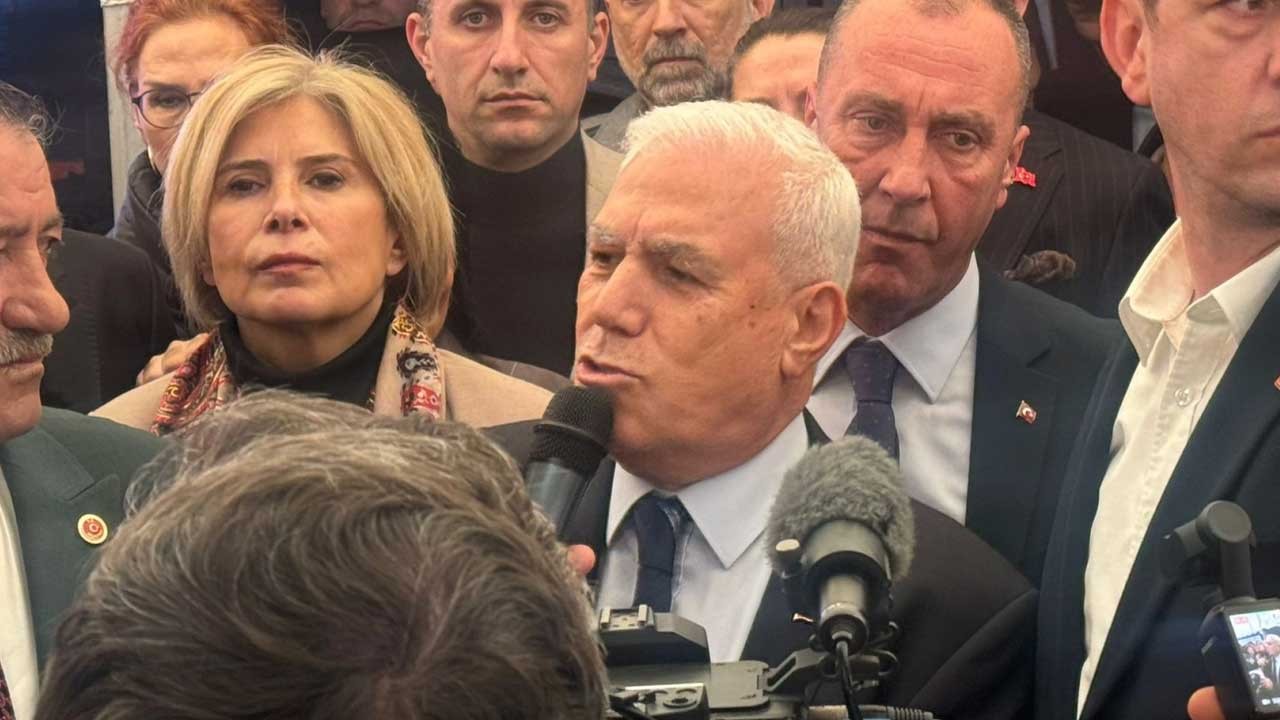 CHP'li Mustafa Bozbey az kalsın yumruğu yiyordu