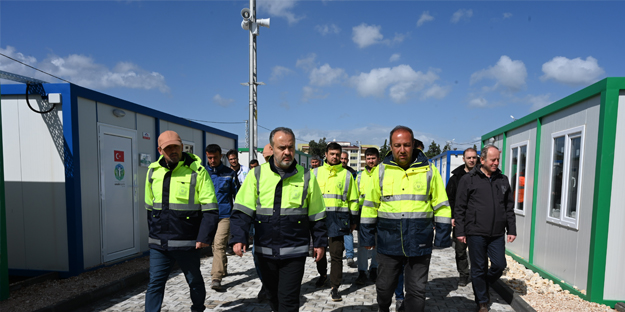 Bursa Büyükşehir Belediyesi, depremzedelerin yanında...