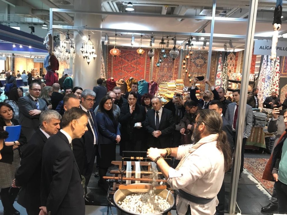 Bursa ipeğine Almanya’da büyük ilgi 