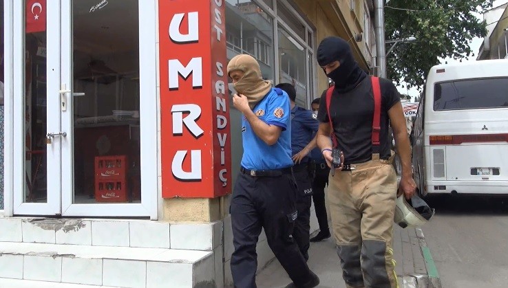 Bursa itfaiyesinden kar maskeli kuş kurtarma operasyonu 