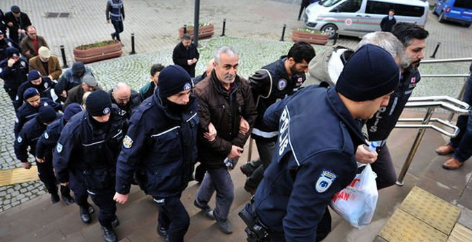 Bursa merkezli 4 ilde 'kaçak silah' operasyonu: 64 kişi gözaltına alındı