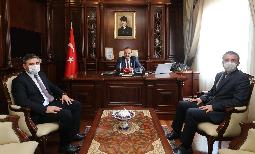 Bursa Valisi Canbolat’a Başkan Tanır’dan ziyaret 