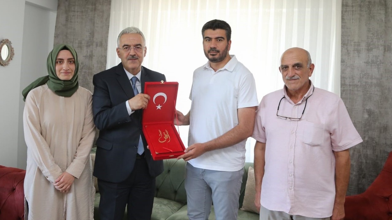 Bursa Valisi Erol Ayyıldız’dan 15 Temmuz Gazilerine ziyaret