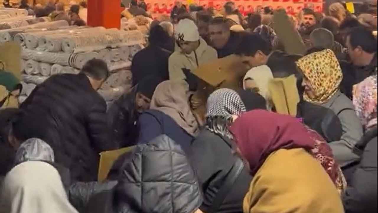 Bursa'da 100 TL'lik ürün kuyruğu izdihama dönüştü! Kapılar açılınca vatandaşlar birbirini ezdi