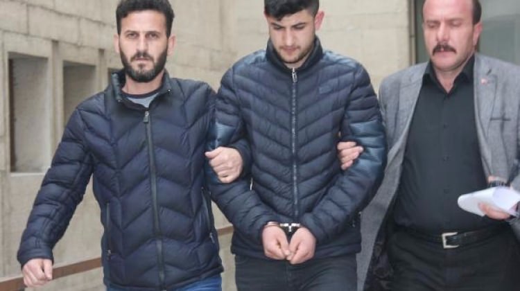 Bursa'da 12 bıçak darbesiyle öldürdü, beraatini istedi!