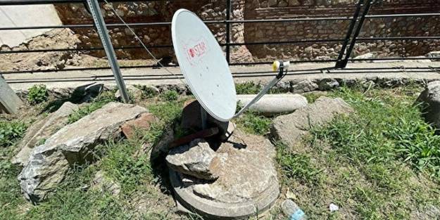 Bursa'da 2 bin yıllık desenli sütunun üstüne çanak anten monte ettiler
