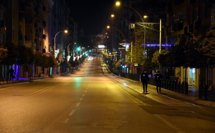 Bursa’da 3 günlük sokağa çıkma kısıtlaması başladı 