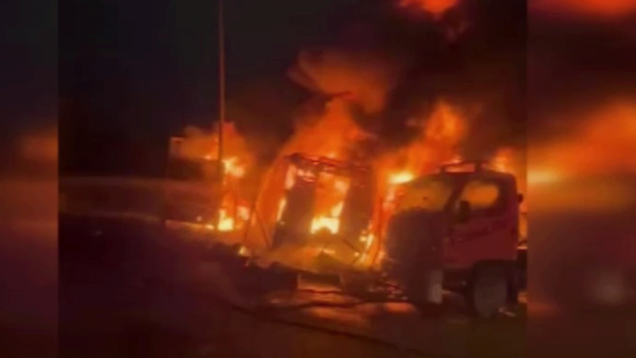 Bursa'da 3 kamyon ve 1 tır alev alev yandı!