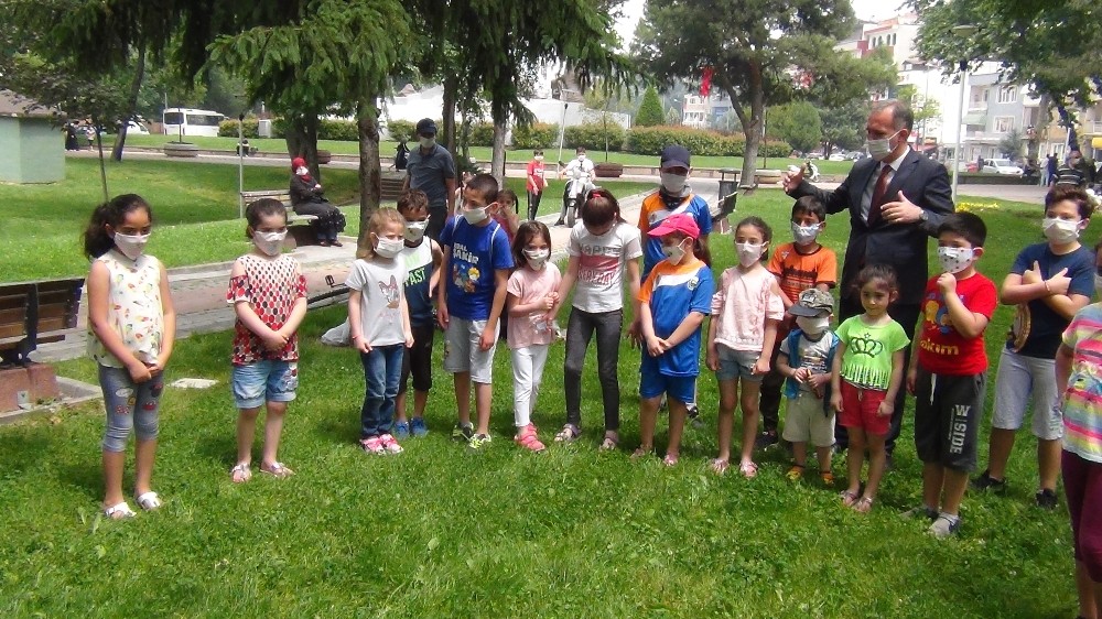 Bursa’da 5-10 yaş aralığı çocuklar için özel maske 