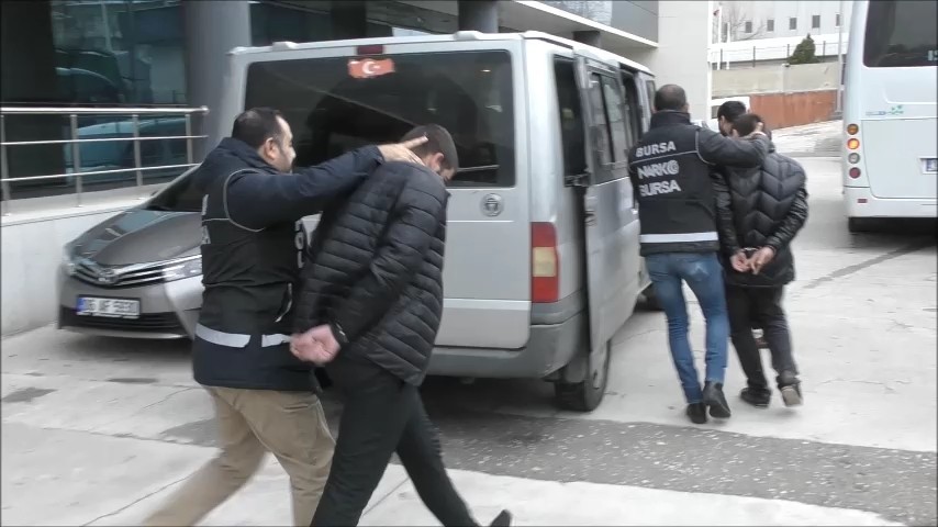 Bursa’da 6 bin ekstasy hap ele geçirildi 