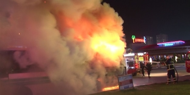 Bursa'da 6 yolcu otobüsü yandı