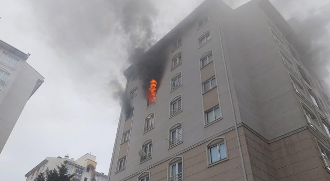 Bursa’da 8 katlı binada korkutan yangın: Facianın eşiğinden dönüldü
