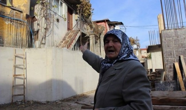 Bursa'da 80 yaşındaki Nefise Nine sokakta kaldı!