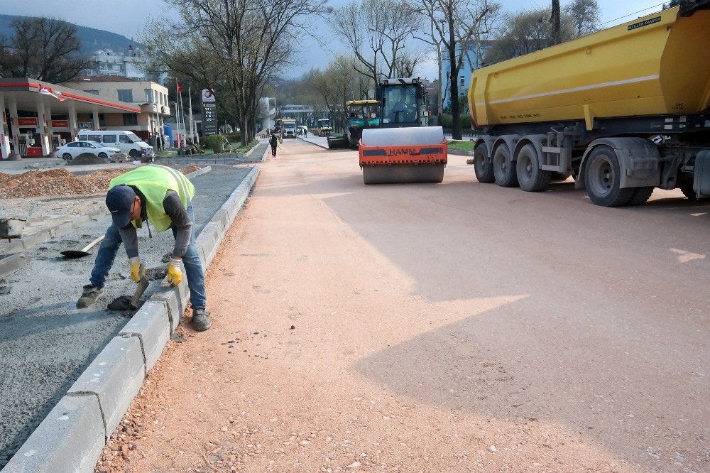 Bursa’da Acemler Kavşağı yeni haliyle ulaşıma açıldı 