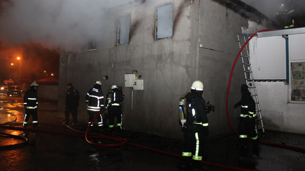 Bursa'da alkollü genç tartıştığı annesinin evini yaktı