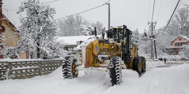 Bursa'da kar ile mücadele başladı