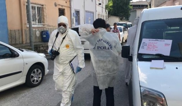 Bursa'da böceklerin istila ettiği evde ceset bulundu