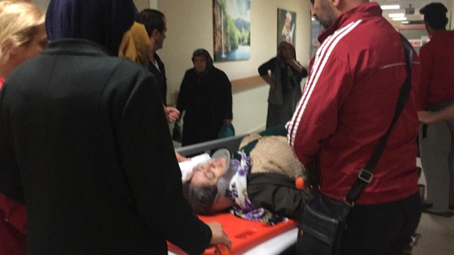 Bursa'da çarptığı kadının yanından ayrılmadı