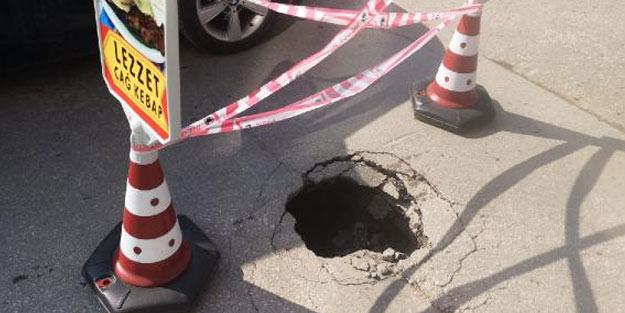 Bursa'da çöken asfalta esnaf önlemi