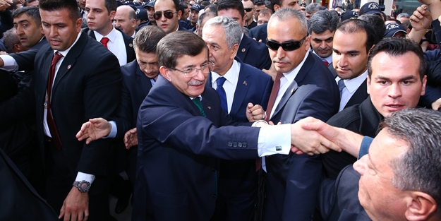 Bursa'da Davutoğlu izdihamı