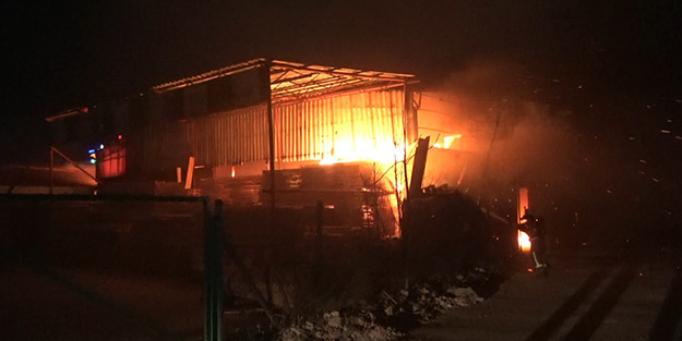 Bursa'da dehşet gecesi! Fabrikalar küle döndü
