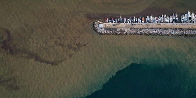 Bursa'da denizin rengi değişti