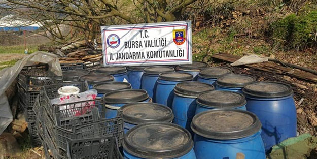 Bursa'da dev operasyon! Bin 700 litre sahte rakı ele geçirildi