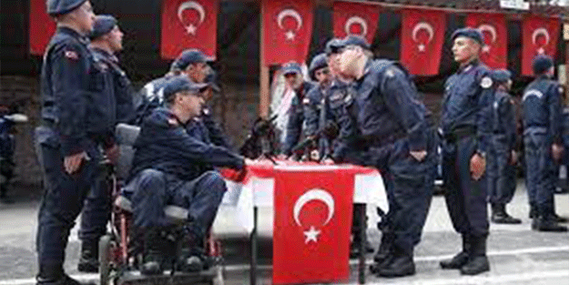 Bursa'da engelli gençler temsili askerlik yaptı