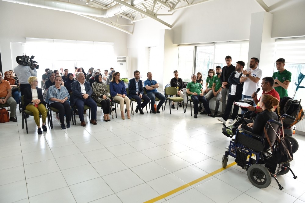 Bursa’da ‘Engelsiz’ dart heyecanı 