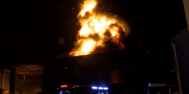 Bursa’da fabrika yangınında korkutan patlama! O anlar böyle kaydedildi