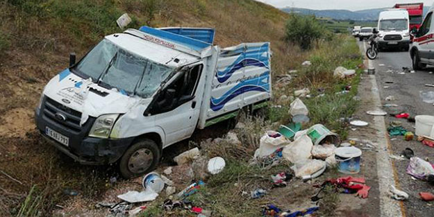 Bursa'da facia! Tarım işçilerini taşıyan kamyonet devrildi, çok sayıda yaralı var