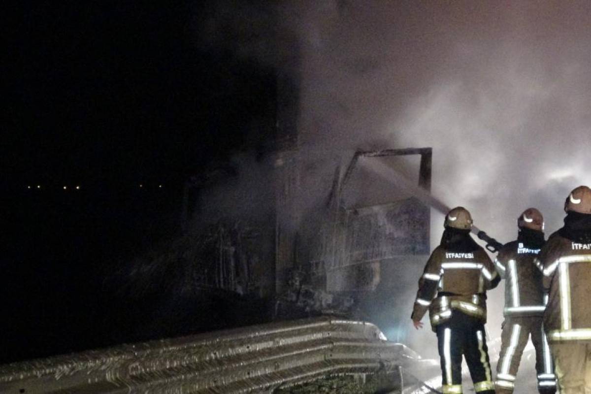 Bursa'da feci kaza: 2 kişi sıkıştıkları kamyonda yanarak can verdiler