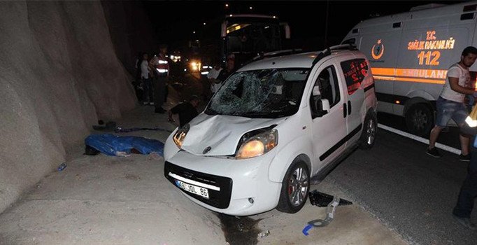 Bursa'da feci kaza: 2 ölü, 16 yaralı