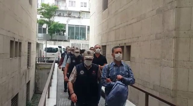Bursa’da FETÖ/PDY operasyonunda gözaltına alınan 24 kişiden 2’si adliyeye sevk edildi 
