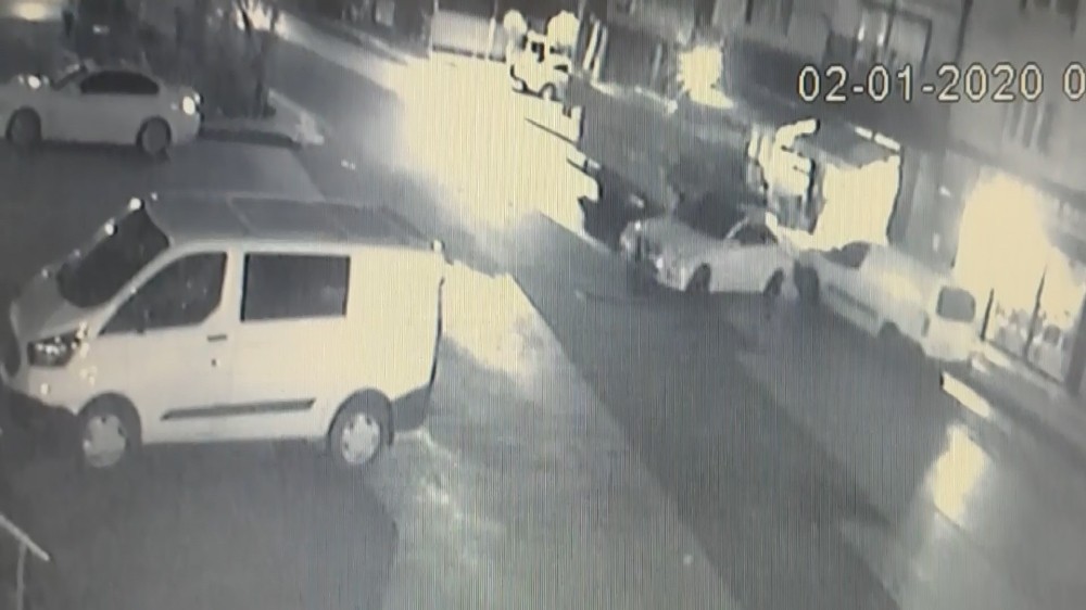 Bursa’da freni boşalan kamyonet 4 aracı biçti...O anlar kamerada 