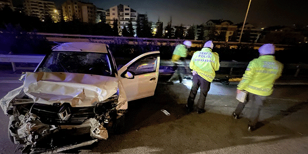  Bursa'da iki otomobilin çarpışması sonucu 1 kişi öldü