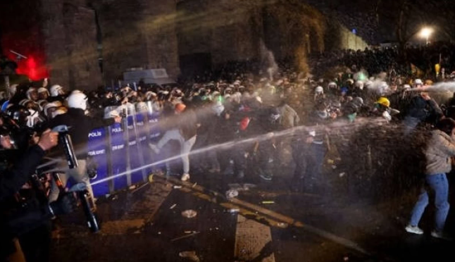 Bursa'da izinsiz gösteri düzenleyen 19 şüpheli tutuklandı