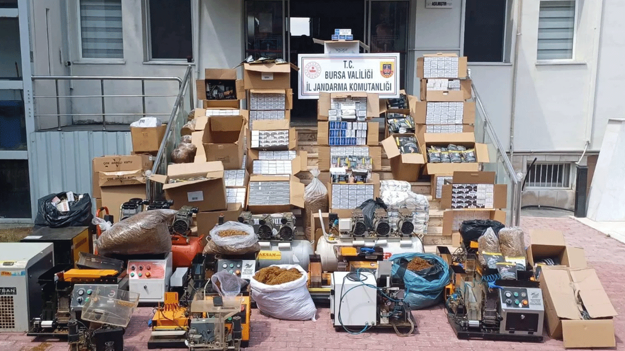 Bursa'da kaçak sigara operasyonu: 4 kişi yakalandı!