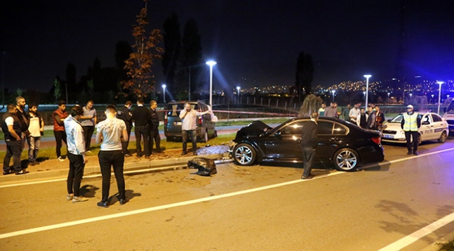 Bursa'da karşı şeride geçen ticari araç, otomobille çarpıştı: 1 ölü, 3 yaralı