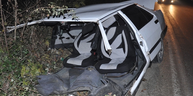 Bursa'da kazada otomobil 3 parçaya ayrıldı!