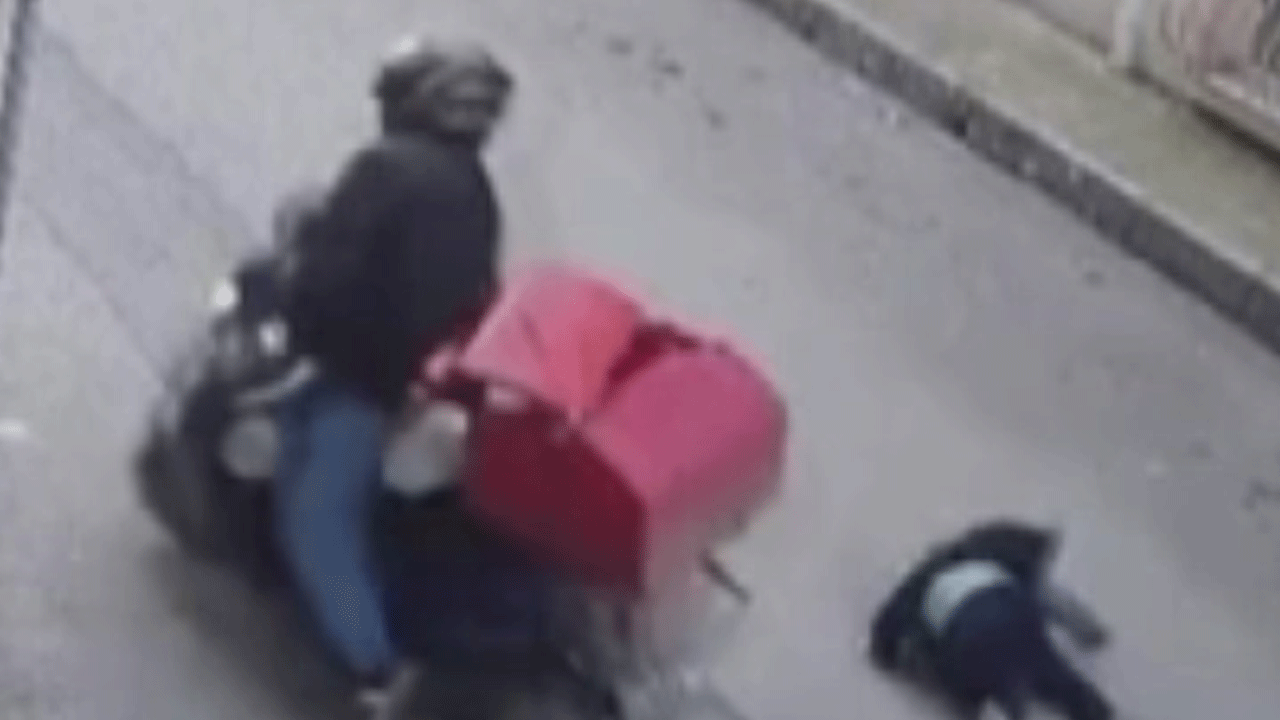 Bursa'da korkutan kaza: Yola fırlayan çocuğa kurye çarptı!