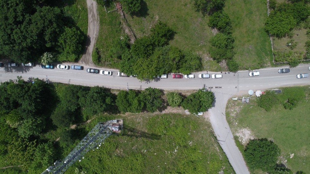 Bursa’da ’korona’ kısıtlaması öncesi kilometrelerce su kuyruğu 