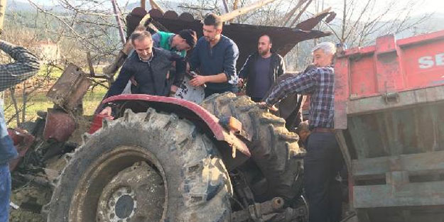 Bursa'da kum yüklü traktör devrildi: 1 ölü, 1 yaralı