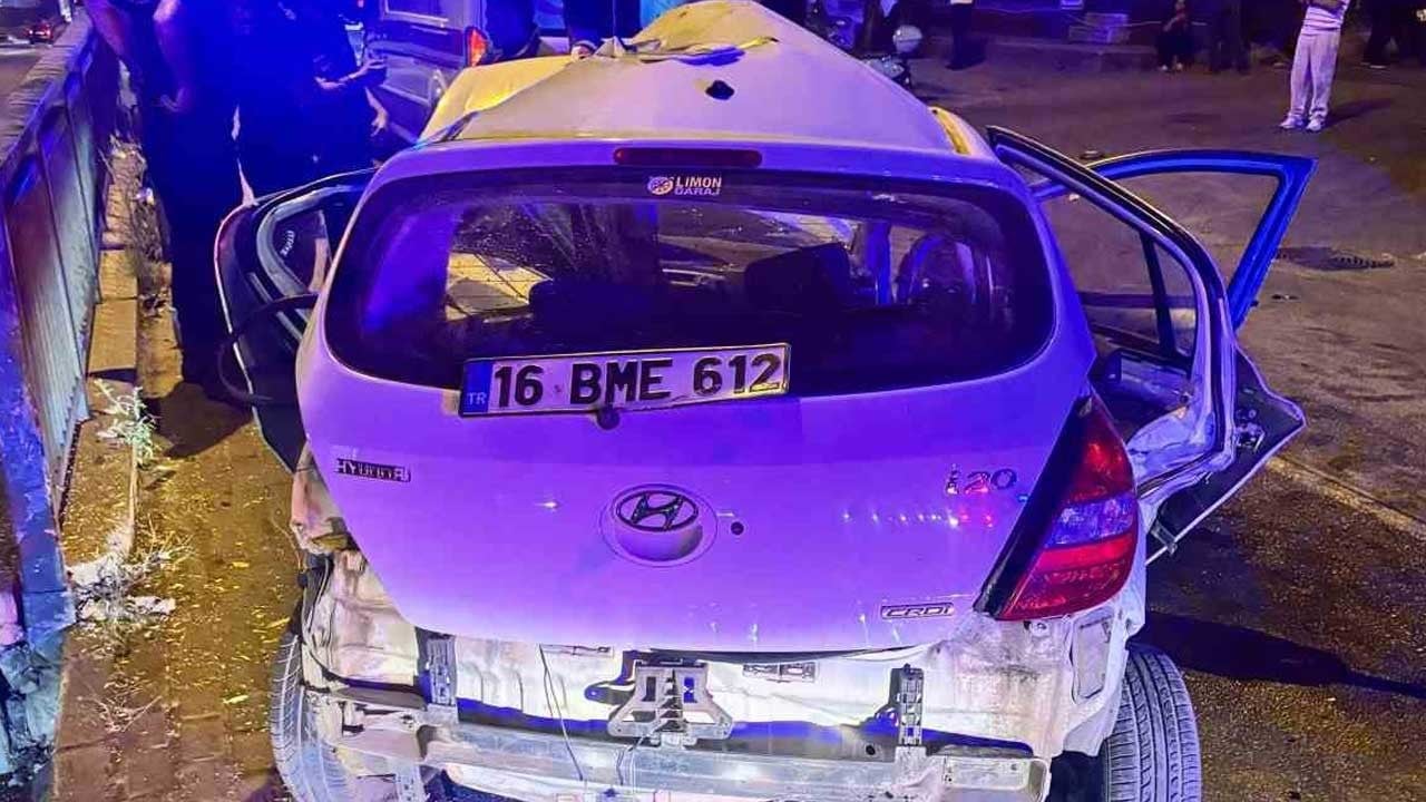 Bursa’da makas atan otomobil refüje çarptı! Sürücü hayatını kaybetti