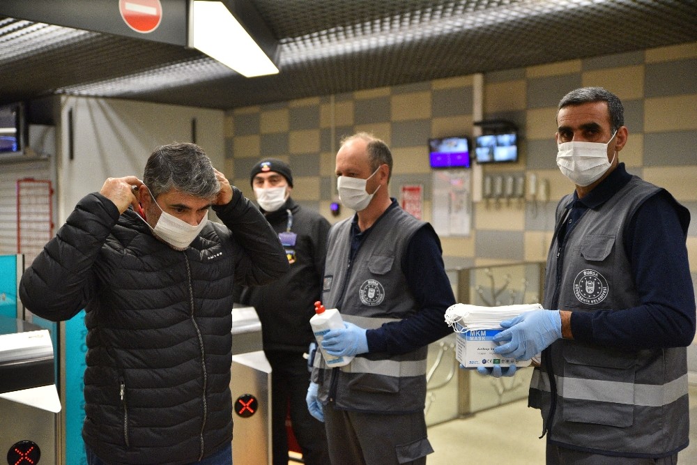 Bursa’da maskeler Büyükşehir’den 