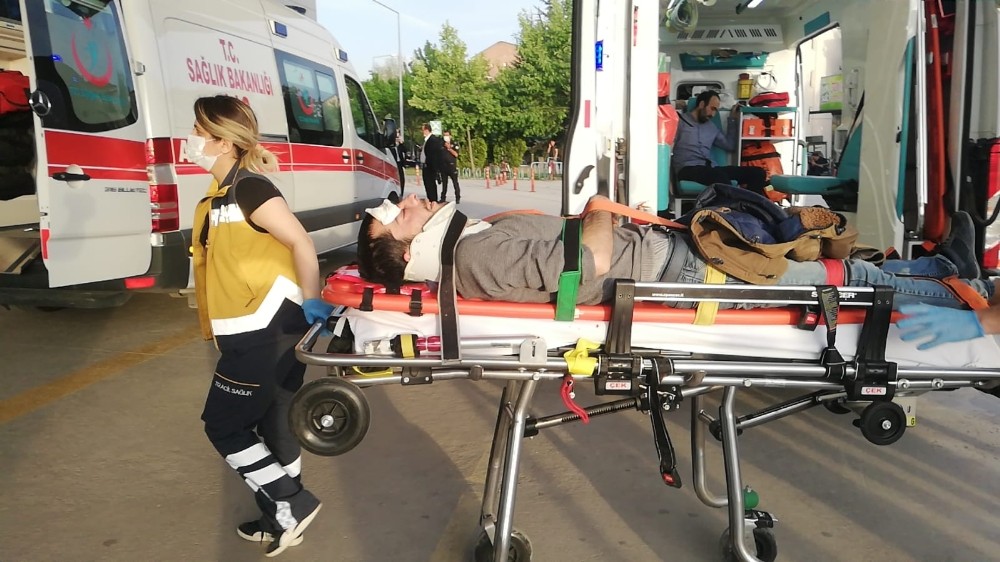 Bursa’da motosiklet yayaya çarptı: 3 yaralı 